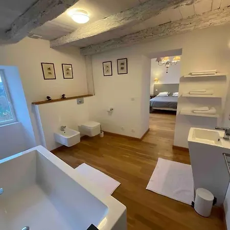 Le Clos De Peyruzel,