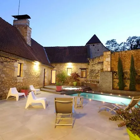 Le Clos De Peyruzel, *