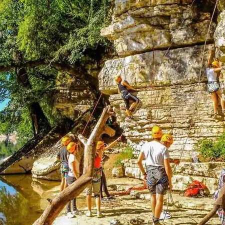 Le Clos De Peyruzel,