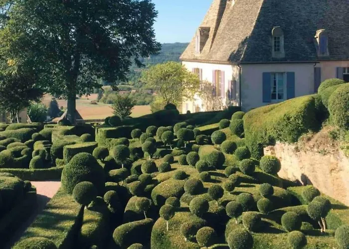 Le Clos De Peyruzel, *